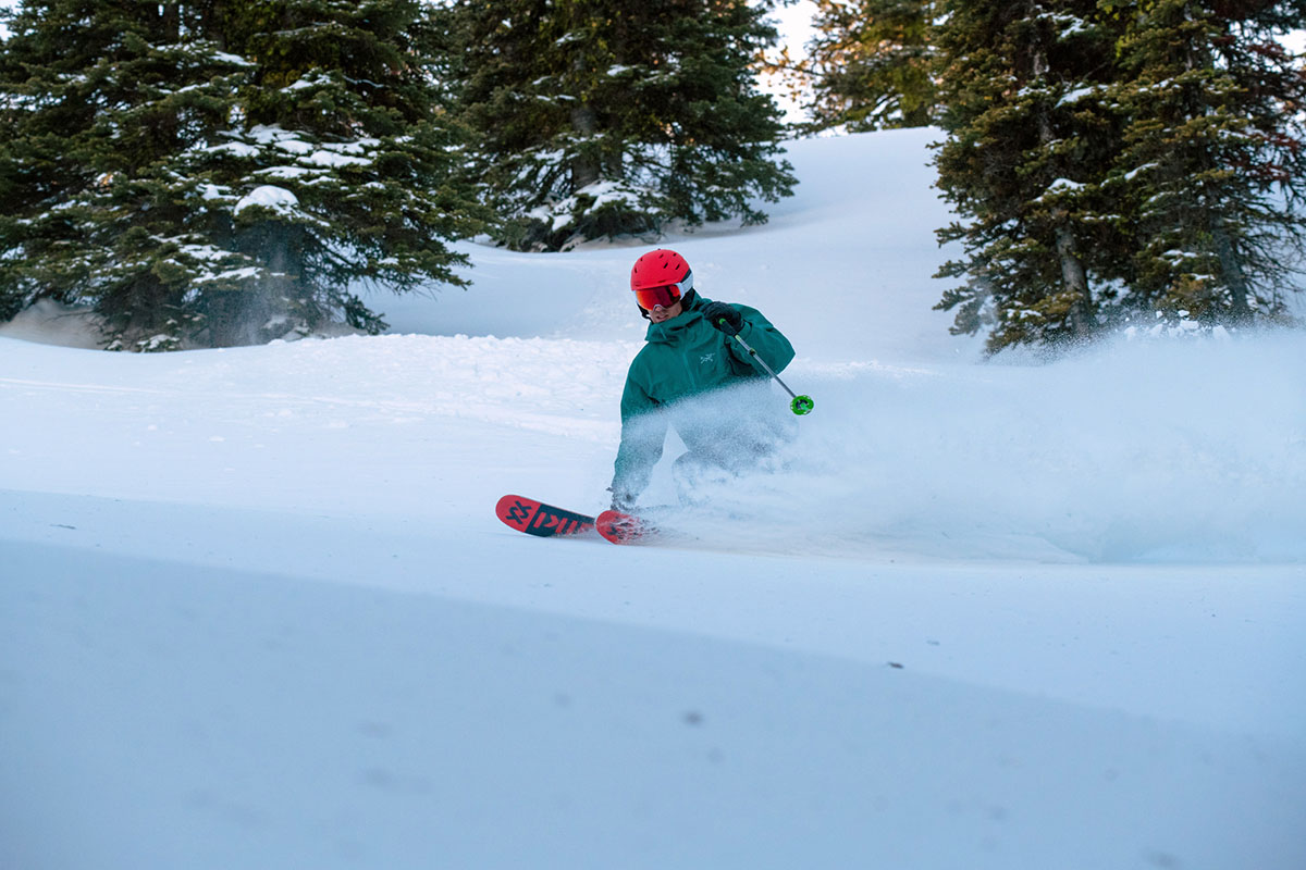 Arc'teryx Sabre AR ski jacket (skiing powder)